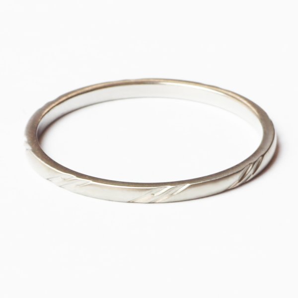 画像9: ステンレス 指輪 アンサンブル 極細 1.5mmリング シルバー シルクマットつや消し リング  金属アレルギー対応 アクセサリー 錆びないリング ギフト用にも人気 / ジーラブ