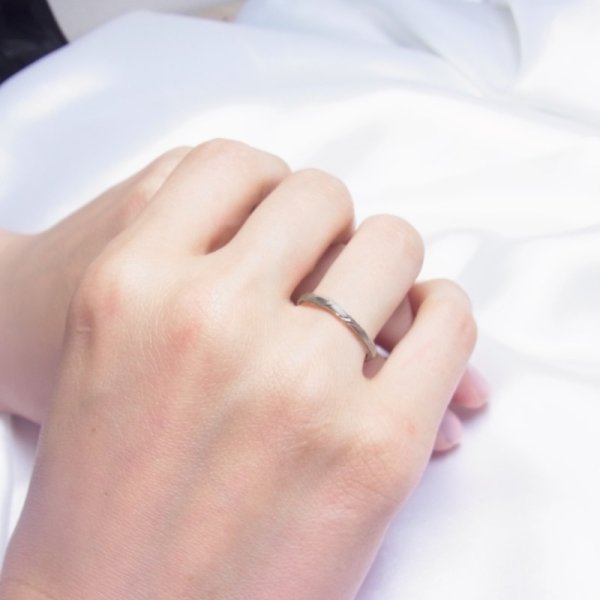画像4: ステンレス 指輪 アンサンブル 極細 1.5mmリング シルバー シルクマットつや消し リング  金属アレルギー対応 アクセサリー 錆びないリング ギフト用にも人気 / ジーラブ