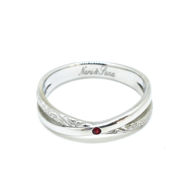 誕生石をいれることもできます。