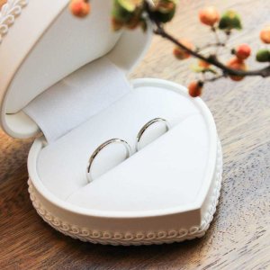 画像8: ブライダルハートケース ホワイトレザー リングケース 結婚指輪 金アレ対応 ウェディング 誕生日クリスマスプレゼント 記念日 高品質 お祝い ギフト用 / ジーラブ (8)