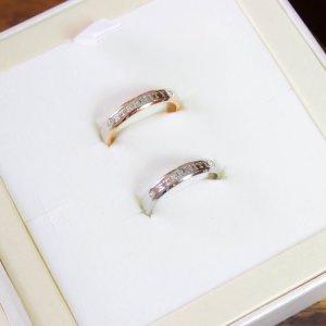 画像4: ステンレス 指輪 プレミアムエタニティリング シルバー ピンクゴールド 金属アレルギー対応 アクセサリー 刻印無料 ペアリング ペアリング 2本 価格 記念日のプレゼントにも人気  / ジーラブ (4)