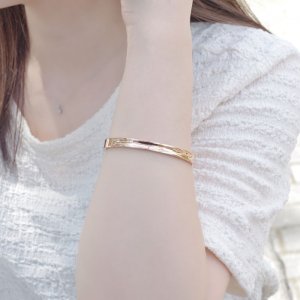 画像2: ウェーブバングル ピンクゴールドステンレス 誕生日クリスマスプレゼント 記念日 高品質 お祝い ギフト用 / ジーラブ (2)