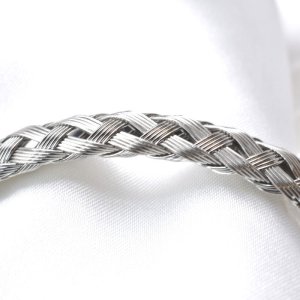 画像2: 夏のリゾートに / 編み上げバングル サージカルステンレスオープンバングル 誕生日クリスマスプレゼント 記念日 高品質 お祝い つけっぱなしOK ギフト用 / ジーラブ (2)