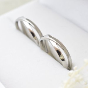 画像8: ステンレス 指輪 リピネ ブライダルペアリング 結婚 金属アレルギー対応 アクセサリー【ー永遠の絆ーインフィニティデザインペアリング】 レーザー刻印可 金属アレルギー対応 サージカル ギフト用にも人気 / ジーラブ (8)