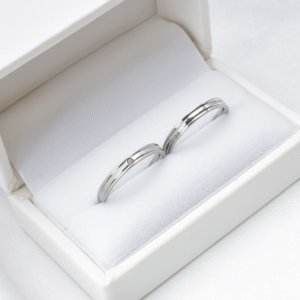 画像7: ステンレス 指輪 ブライダルペアリング高品質天然ダイヤモンド 【華奢ダブルラインペアリング 】 レーザー刻印可 両面刻印OK 金属アレルギー対応 サージカル ブライダル 結婚 【ダイヤモンド品質保証付】ギフト用にも人気 / ジーラブ (7)