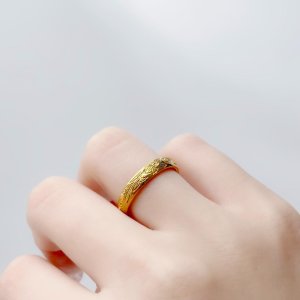 画像2: ステンレス 指輪 【単品リング】ハワイアンジュエリー サージカルゴールドリング  刻印無料 スクロール カレイキニ 金属アレルギー 普段使いしやすい アクセサリー お祝い ギフト用にも人気 / ジーラブ (2)