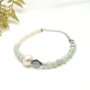 画像2: 天然石 幸せを感じる ブレスレット 翡翠 パール アイオライト ヘマタイト 「繁栄」「純粋」「健康」「長寿」「富」「無垢」「円満」オリジナル 1点物 高品質/ 脱着式誕生石プレートチャーム 刻印可能 / 【M_16】 MAHALO ジーラブ (2)