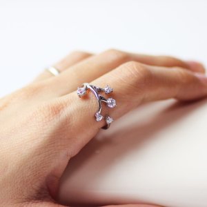 画像4: ステンレス 指輪 Twig with flower リング キュービックジルコニア 9石  金属アレルギー対応 アクセサリー 錆びないリング Vie ヴィー R1261記念日のクリスマスプレゼントにも人気  / ジーラブ (4)